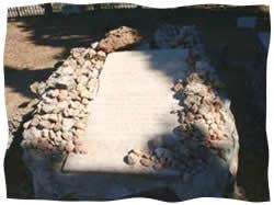 Avraham Yedidya’s gravestone in the ancient cemetery of Chevron