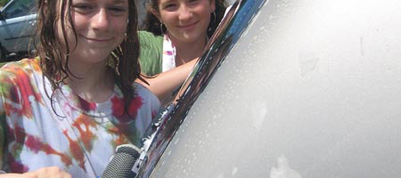 Odeya Pinkus, 11, and Brittany Gordon, 10, at the charity car wash