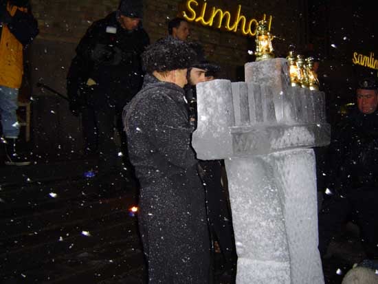Stokholm, Sweden - Publicizing the Chanukah Miracle