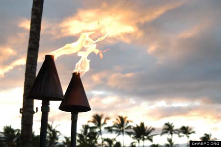 Evening descends on the Ihilani Resort at Ko Olina, signaling the beginning of Hawaii’s first-ever Chasidic wedding. (Photos: Yosef Lewis)