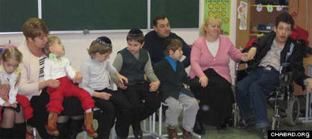 Children from the Special Needs Education Resource Center in Dnepropetrovsk, Ukraine, visit the local Ohr Avnber-Levi Yitzchak Schneerson Day School.