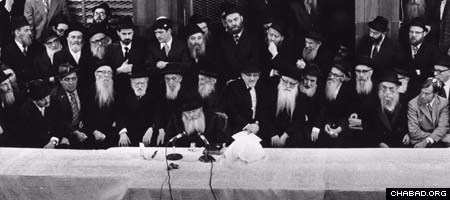 The Rebbe, Rabbi Menachem Mendel Schneerson, of righteous memory, delivers a talk at Lubavitch World Headquarters in 1972.