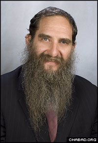 Rabbi Menachem Schmidt, executive director of the Lubavitch House at the University of Pennsylvania, received a prestigious fellowship from the Avi Chai Foundation.