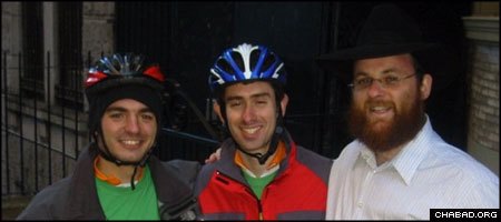 Rabbi Yonah Blum, right, co-director of the Chabad Resource Center of Columbia University, hosted a team of bike riders participating in the Illini4000 ride for cancer awareness.