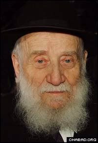 Later in life, Rabbi Tzvi Yosef Kotlarsky still devoted hours of his day to intense Torah study.
