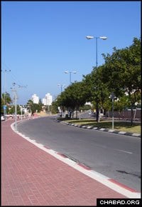 Ashkelon’s streets were quiet as Israel’s offensive in the Gaza Strip stretched into its 12th day. (Photo: John Daly)