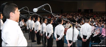 Some 2,500 people packed the Broward Convention Center in Fort Lauderdale, Fla., for a Jewish unity event featuring entertainment provided by the Lubavitch Educational Center’s boys choir.