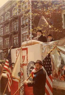 The Rebbe speaks at the Parade of Jewish Unity where he assured all that Israel is a safe haven