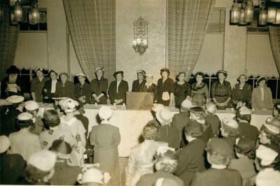 Una de las primeras convenciones de “Las mujeres de Lubavitch” a principio de los a&#241;os 50’.
