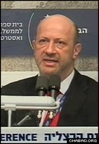 Shuker addresses the Herzilya Conference of Justice for Jews from Arab Countries in February 2009.