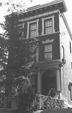 The Rebbe&#39;s and Rebbetzin&#39;s house on President Street.