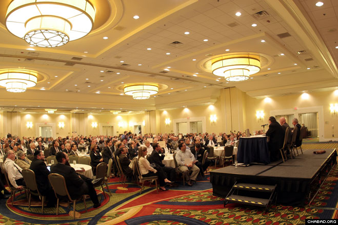 An overflow crowd of 400 attorneys and judges packed The Hanover Marriott in Whippany, N.J., to attend Chabad-Lubavitch of Southeast Morris County’s fourth-annual Jewish Law Symposium.