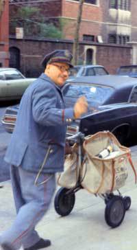One of the mailmen, in the 1970’s, serving the Crown Heights section of Brooklyn, New York. (Photo: The Menachem Wolff Collection/Lubavitch Archives)
