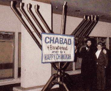 Brentwood, California - Publicizing the Chanukah Miracle