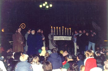 Toulouse, France - Publicizing the Chanukah Miracle