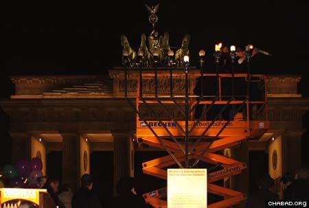 Berlin, Germany - Publicizing the Chanukah Miracle