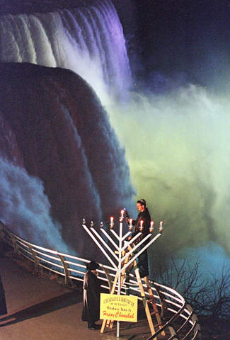 Niagra Falls, New York - Publicizing the Chanukah Miracle