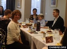 Jewish Icelanders await a traditional Passover Seder. (File photo)