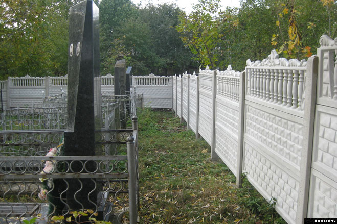 Zhitomir, Ukraine’s Jewish cemetery got a new fence earlier this month. The community is led by Chief Rabbi Shlomo Wilhelm, a Chabad-Lubavitch emissary serving the region.
