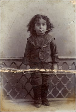 The Rebbe at two-years-old. (Photo: Agudas Chassidei Chabad Library)