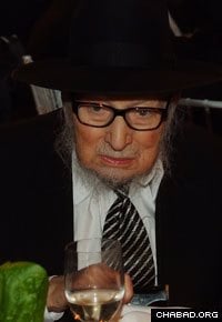 Rabbi Yosef Wineberg in 2008. (Photo: Lubavitch Archives)