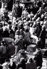 Tens of thousands participated in the Rebbetzin’s funeral procession in 1988