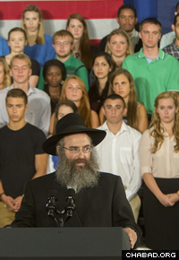 Rabbi Slonim noted the upcoming Jewish New Year, Rosh Hashanah, and said: “We pray for a year of light and joy, enlightenment, sweetness, and above all, peace." (Photo: Jonathan Cohen / Binghamton University)