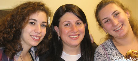 Chana Novack, center, with students at a pre-Rosh Hashanah gathering.