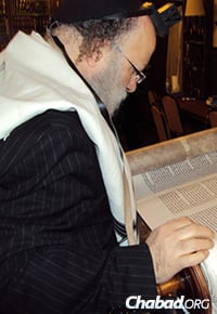 Rabbi Daniel Dovid Dahan, the official sofer (scribe) of the Torah Gemach