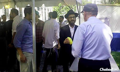 Shmotkin celebrates the holiday of Sukkot with campus students and members of the community.