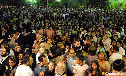 The menorah-lighting has become a central part of Chanukah for the Buenos Aires Jewish community at large; thousands attend regularly.