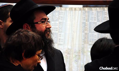 Rabbi Vishedski attends the Shabbaton with the Donetsk and Lugansk communities.