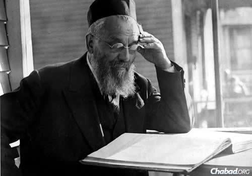Rabbi Benjamin Papermaster, who was born in Lithuania, arrived in North Dakota in 1890, where he served the majority of his career as chief rabbi of Grand Forks, N.D., until his passing in September 1934. - Photo: Kevarim.com