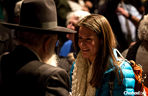 According to Rabbi Mangel, the audience seemed especially riveted. For many, this was the first time they had ever met or heard from a Holocaust survivor. (Photo: Eliott Foust)