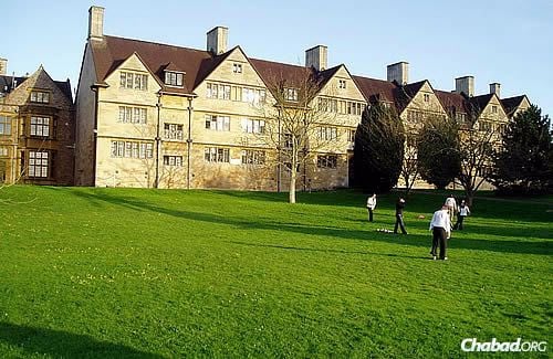 The back of the Old Quad, as seen from the Cellar Lawn. The university received its Royal Charter in 1909; its predecessor institution—University College, Bristol—had been in existence since 1876. (Photo: WikiPedia)
