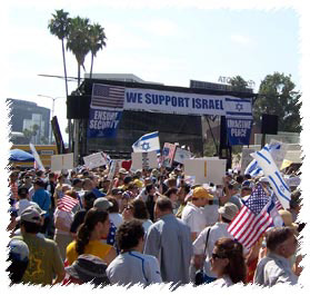 Hundreds turned out to support Israel over the weekend in Los Angeles. Photo: Buzzy Gordon