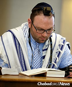 Jurgens, 31, read part of the service in Hebrew. (Photo: Avrohom Perl)