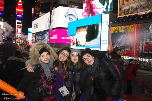 Havdala &#224; Times Square lors du grand Shabbaton international