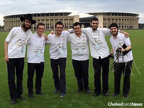 Chabad of Berlin enlisted the help of yeshivah students to field questions and provide opportunities for people to perform mitzvahs.