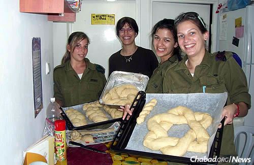 Batsheva Cohen makes challah with women soldiers, who get as creative as they like.
