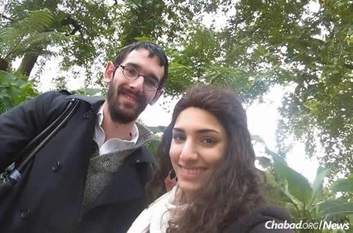 Mendy y Esther Turk , los recién casados ​​de Brasil, llegaron a Israel hace apenas dos días para comenzar su nueva vida juntos con un año de estudio en Jerusalén .