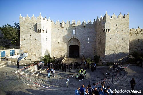 The Damascus Gate in the Old City of Jerusalem, where an attempted stabbing attack took place on Wednesday. (Photo: Yonatan Sindel/Flash 90)