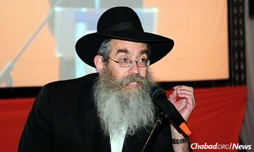 A passionate and inspired personality, Ceitlin was often invited to address Chassidic gatherings around the world.