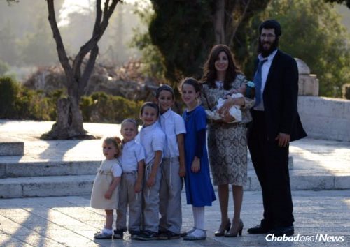 The Hendel family at the Haas Promenade in East Talpiot.