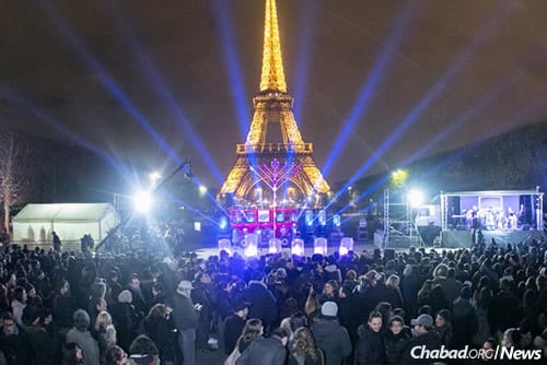 The broadcast on Jewish.tv on the first night of Chanukah will link celebrations in Paris, Jerusalem and New York. (File Photo: Yaakov Guez)