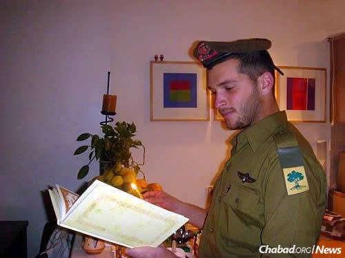 Alon Bakal fulfilled his military service as part of the Israeli Defense Forces' Golani brigade.