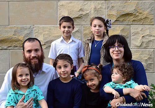 Rabbi Dovid and Nechama Hordiner, and their six children