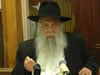 R’ Yoel Kahn Teaches a Sicha on Pesach (Hebrew)