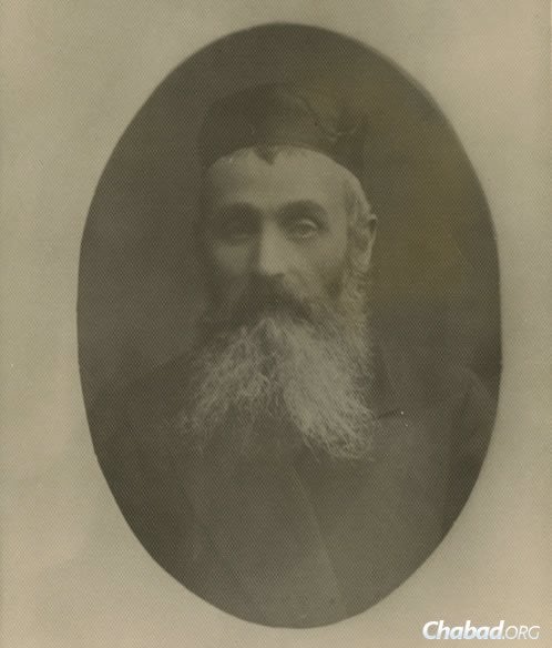 Photo of Dovid Markish, Peretz’s father. As described to us by Peretz’s son, Dovid Markish was a teacher a the local cheder in Polonnoe, where he taught elementary-school-aged children how to read Hebrew. (Photo courtesy of the Blavatnik Archive)