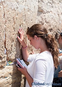 At the Western Wall in Jerusalem (Photo: Bassie Vorovitch/CTeen)